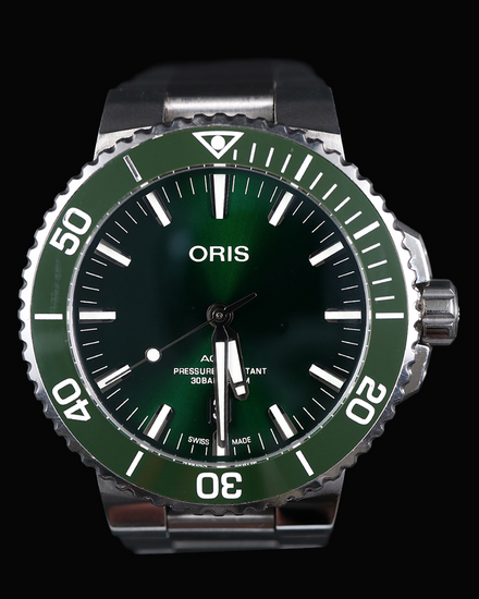 Oris Aquis Date 43.5MM Green Dial Steel Bracelet (01 733 7730 4157)