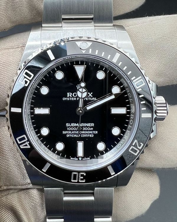 Rolex Submariner (124060)