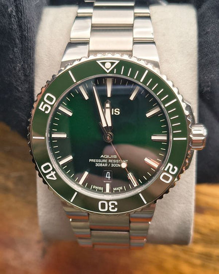 Oris Aquis Date 41.5MM Green Dial Steel Bracelet (01 733 7766)