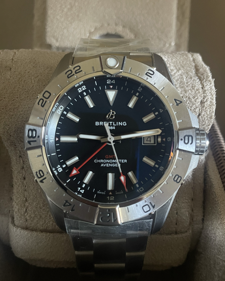 2026 Breitling Avenger GMT 44MM Black Dial Steel Bracelet (A32320)
