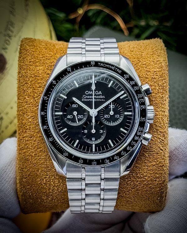 2024 Omega Speedmaster Professional Moonwatch 42MM Black Dial Steel Bracelet (310.30.42.50.01.002)