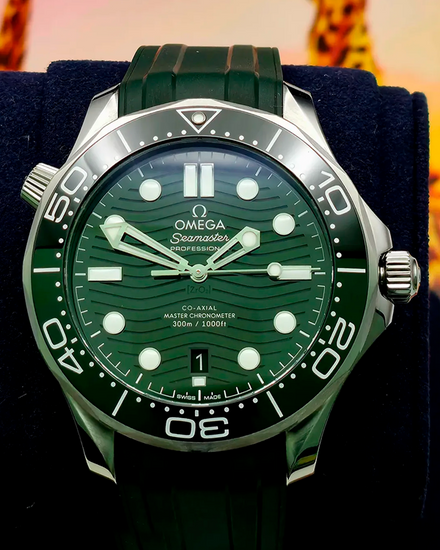 2025 Omega Seamaster Diver 300M "Seaweed" 42MM Green Dial Rubber Strap (210.32.42.20.10.001)