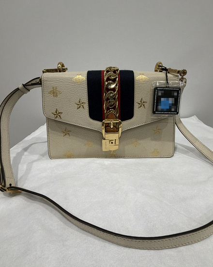 Gucci Sylvie Bee and Star Shoulder Bag Leather Gold-Tone Hardware Leather Strap (524405)