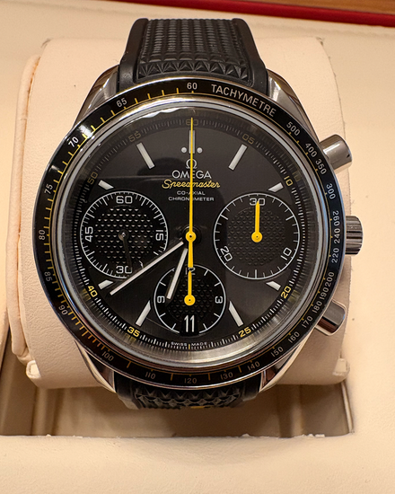 2025 Omega Speedmaster Racing Series 40MM Grey Dial Rubber Strap (326.32.40.50.06.001)