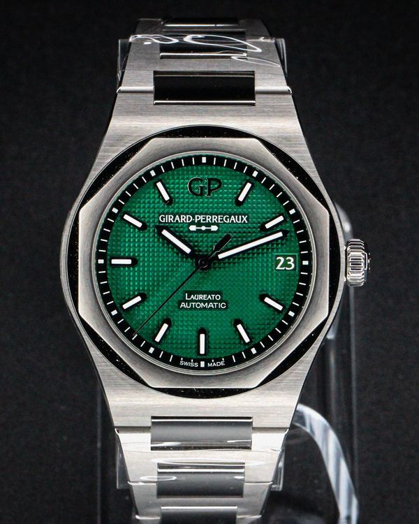 2026 Girard Perregaux Laureato 42MM Green Dial Steel Bracelet (81010.11.3153.1CM)