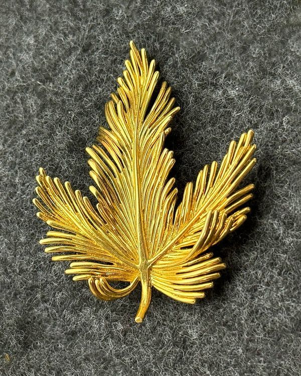 Tiffany Vintage Leaf Brooch Yellow Gold (Tiffany Leaf Brooch)