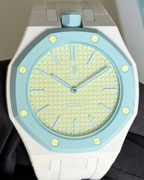 No Reserve - 2026 Audemars Piguet Royal Pop x Swatch "Blaue Acht" 40MM Lime Green Dial Aftermarket Silicone Strap (SSX03L101N)