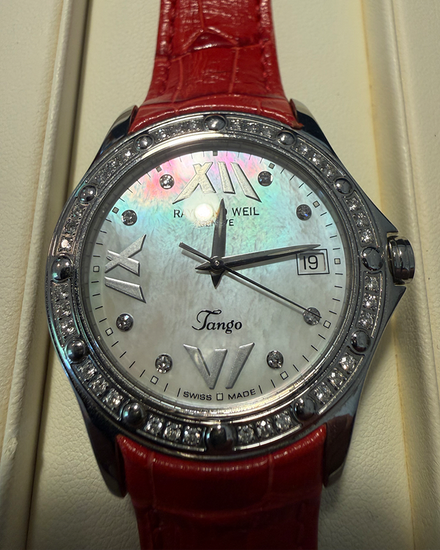 No Reserve - 2008 Raymond Weil Tango 38MM Quartz Mother of Pearl Dial Leather Strap (5590-S4S-97650)