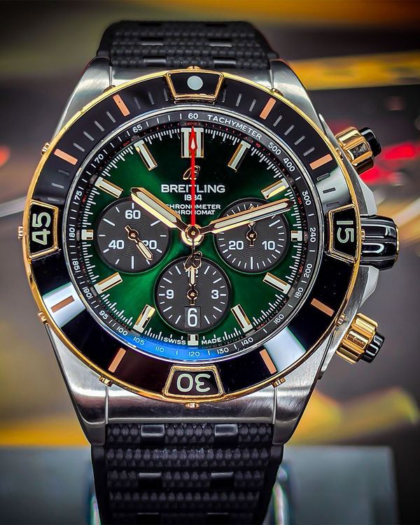 2024 Breitling Super Chronomat B01 44MM Green Dial Rubber Strap (UB0136251L1S1)