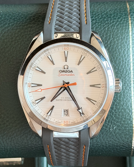 2025 Omega Seamaster Aqua Terra 41MM Silver Dial Rubber Strap (220.12.41.21.02.002)