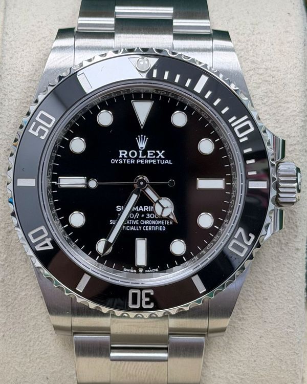 Rolex Submariner (124060)