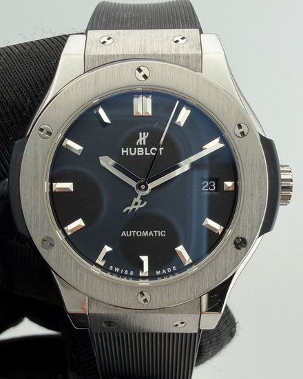 2019 Hublot Classic Fusion 33MM Black Dial Rubber Strap (582.NX.1170.RX)