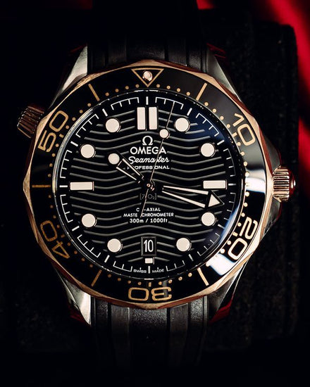 2018 Omega Seamaster Diver 300M 42MM Black Dial Rubber Strap (210.22.42.20.01.002)