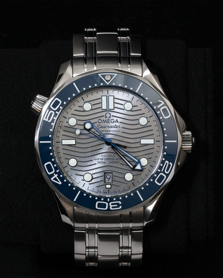 No Reserve - 2023 Omega Seamaster Diver 300M 42MM Grey Dial Steel Bracelet (210.30.42.20.06.001) (210.30.42.20.06.001)
