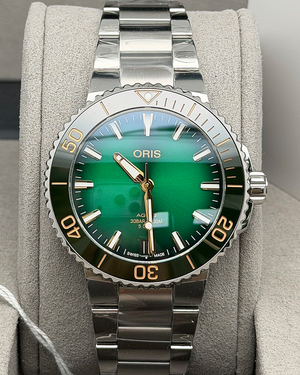 Oris Aquis Date (01 400 7769 4127)