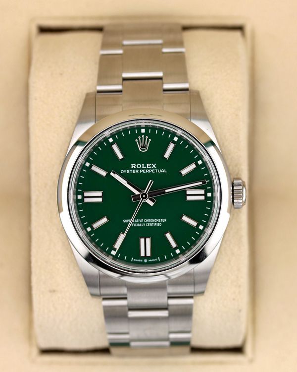 No Reserve - 2026 Rolex Oyster Perpetual 41MM Green Dial Oyster Bracelet (134300)