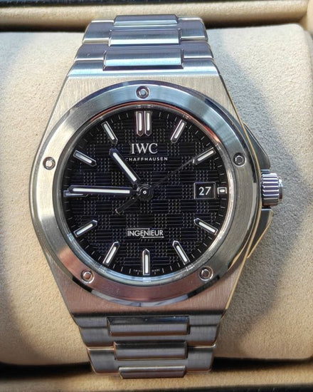 2023 IWC Schaffhausen Ingenieur 40MM Black Dial Steel Bracelet (IW328901)