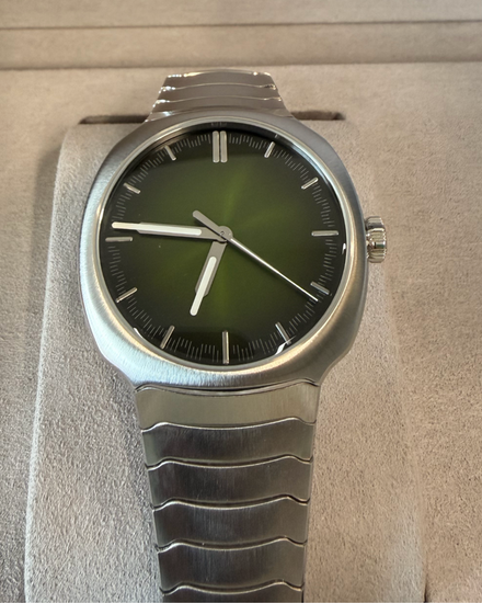 No Reserve - 2025 H. Moser & Cie Streamliner Centre Seconds "Matrix" 40MM Green Dial Steel Bracelet (6201-1200)