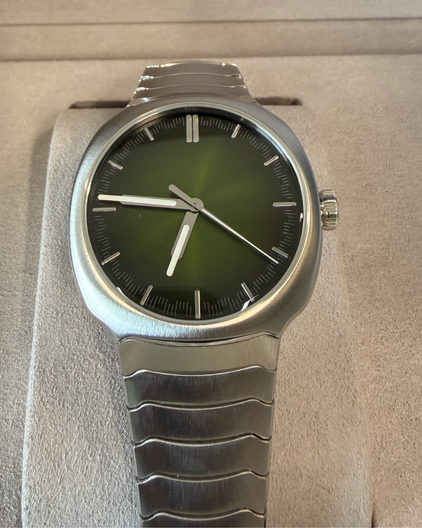2025 H. Moser & Cie Streamliner Centre Seconds "Matrix" 40MM Green Dial Steel Bracelet (6201-1200)