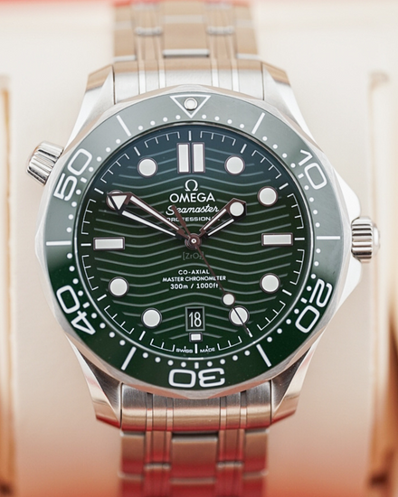 2023 Omega Seamaster Diver 300M "Seaweed" 42MM Green Dial Steel Bracelet (210.30.42.20.10.001)