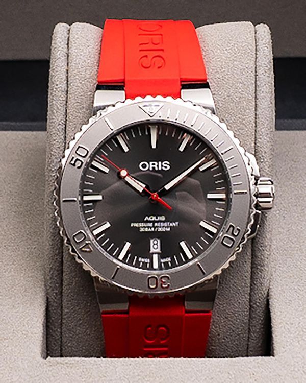 Oris Aquis Date Relief 43.5MM Grey Dial Rubber Strap (01 733 7730 4153-07 4 24 66EB)
