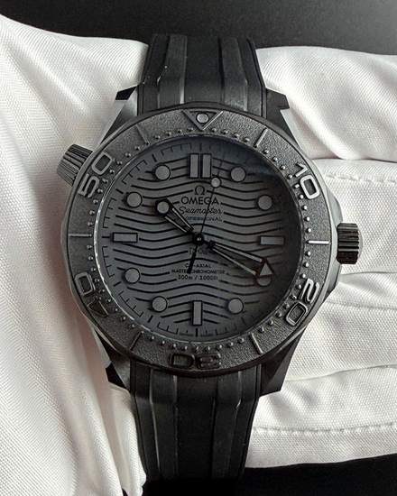 Omega Seamaster Diver 300M “Black Black” 43.5MM Black Dial Rubber Strap (210.92.44.20.01.003)