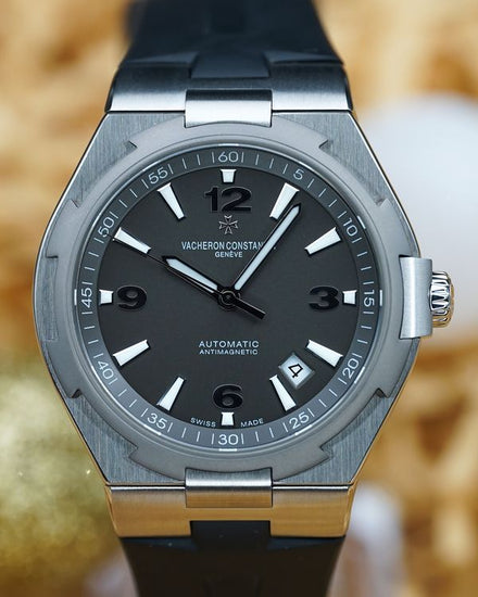 No Reserve - 2017 Vacheron Constantin Overseas 42MM Grey Dial Rubber Strap (47040/000W-9500)
