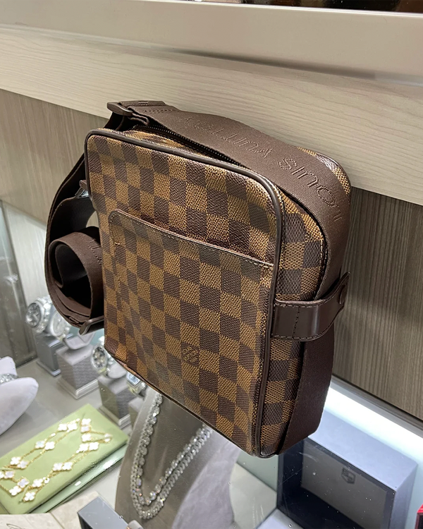 2008  Louis Vuitton Olav PM Messenger Damier Ebene Medium Coated Canvas Gold-Tone Hardware (LV Damier Ebene)