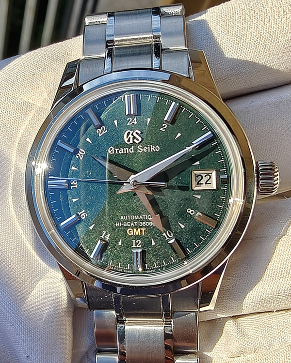 2026 Grand Seiko Elegance "Shunbun" GMT 39.5MM Green Dial Steel Bracelet (SBGJ251)