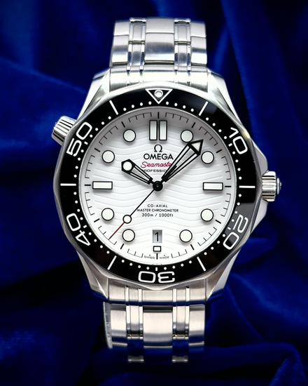 2025 Omega Seamaster Diver 300M 42MM White Dial Steel Bracelet (210.30.42.20.04.001)