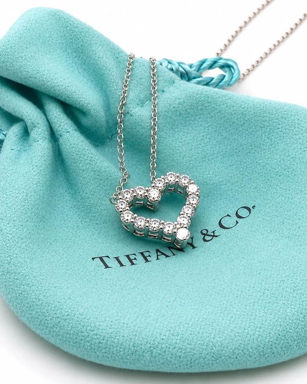 Tiffany & Co. Diamond Heart 16IN Platinum Pendant Necklace