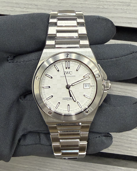 2026 IWC Schaffhausen Ingenieur 40MM White Dial Steel Bracelet (IW328902)