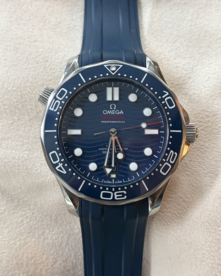 2022 Omega Seamaster Diver 300M 42MM Blue Dial Rubber Strap (210.32.42.20.03.001)