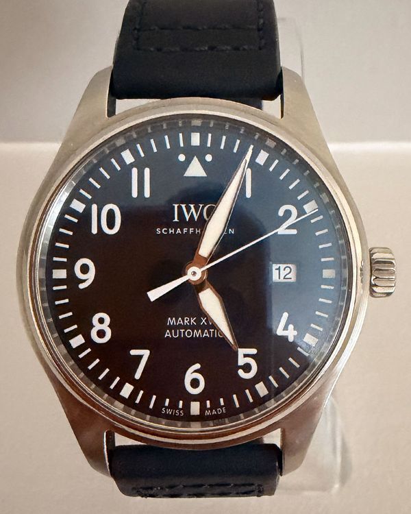 2020 IWC Schaffhausen Pilot 40MM Black Dial Leather Strap (IW327010)