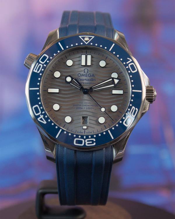 2012 Omega Seamaster Diver 300M 42MM Grey Dial Rubber Strap (210.32.42.20.06.001)