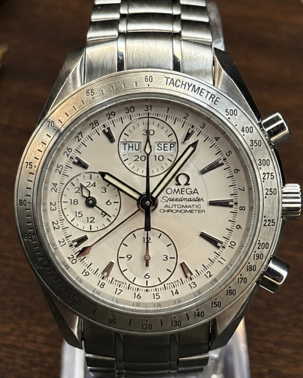 No Reserve - 2009 Omega Speedmaster Day-Date 40MM Silver Dial Steel Bracelet (3221.30.00)