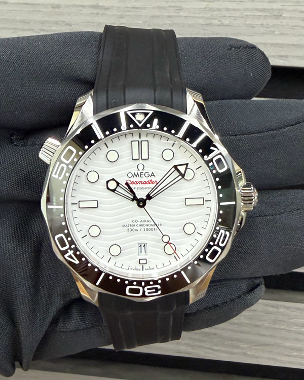 2026 Omega Seamaster Diver 300M 42MM White Dial Rubber Strap (210.32.42.20.04.001))