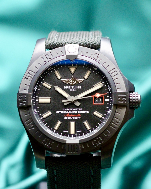 No Reserve - Breitling Avenger 44MM Black Dial Rubber Strap (V17311101B1W1)