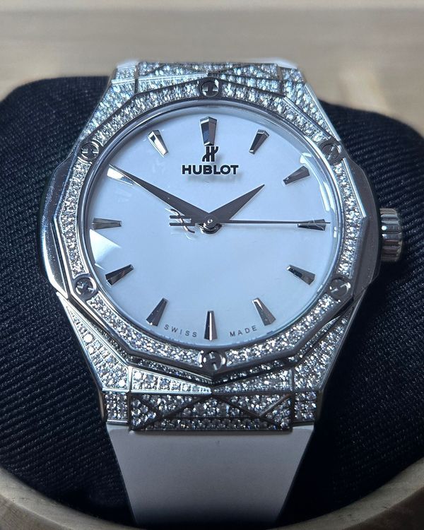 Hublot Classic Fusion (550.NS.2200.RW.1604.ORL20)