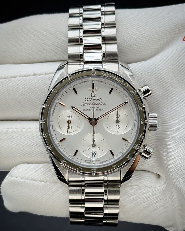 2024 No Reserve - Omega Speedmaster 38MM Silver Dial Steel Bracelet (324.30.38.50.02.001)