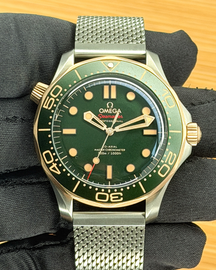 2025 Omega Seamaster Diver 300M 42MM Green Dial Titanium Bracelet (210.90.42.20.10.001)