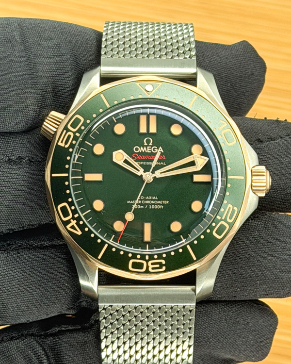 2025 Omega Seamaster Diver 300M 42MM Green Dial Titanium Bracelet (210.90.42.20.10.001)