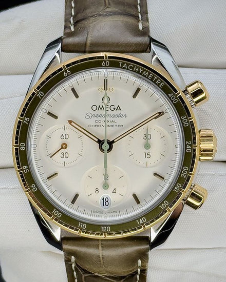 No Reserve - 2023 Omega Speedmaster 38MM Silver Dial Leather Strap (324.23.38.50.02.001)