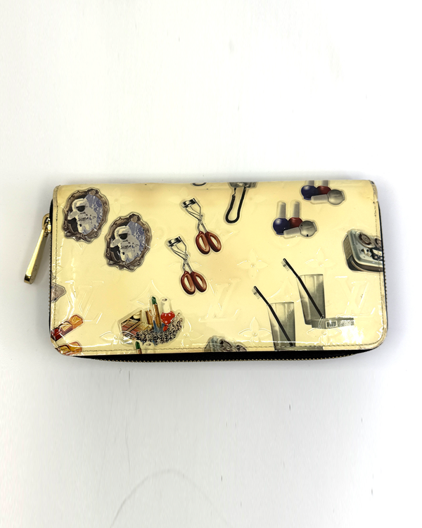 Louis Vuitton Accessories Monogram Vernis/Nickolas Ghesquiere Zippy Wallet 7.45 x 4.25IN Beige Leather Gold-Tone Hardware (M50370)