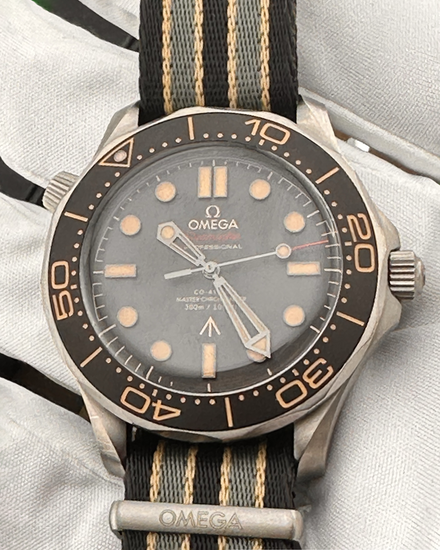 2021 Omega Seamaster Diver 300M 007 Edition "No Time to Die" 42MM Brown Dial Textile Strap (210.92.42.20.01.001)
