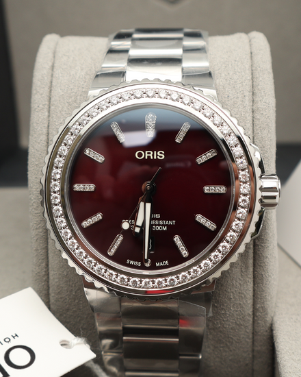 2026 Oris Aquis Date Diamonds 41.5MM Red Dial Steel Bracelet (01 733 7766 4998-07 8 22 05PEB)