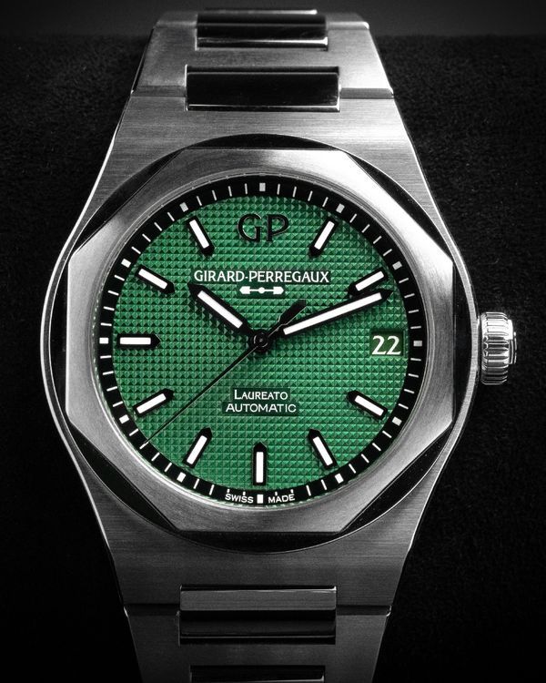2026 Girard Perregaux Laureato 42MM Green Dial Steel Bracelet (81010.11.3153.1CM)