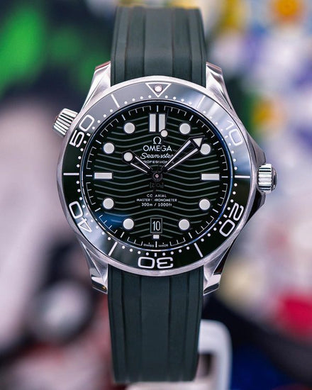 2023 Omega Seamaster Diver 300M "Seaweed" 42MM Green Dial Rubber Strap (210.32.42.20.10.001)