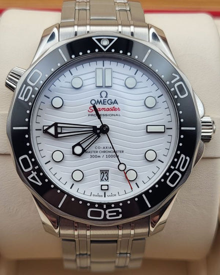 2020 Omega Seamaster Diver 300M 42MM White Dial Steel Bracelet (210.30.42.20.04.001)