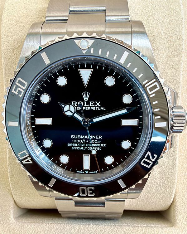 Rolex Submariner (124060)